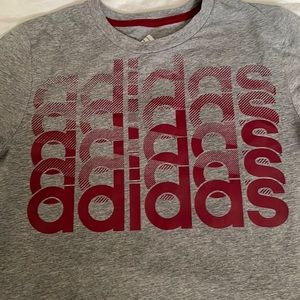 Boys size 8 like new Adidas short sleeve t-shirt.